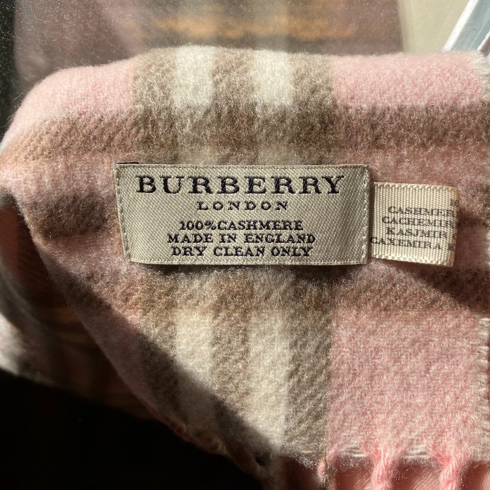 Authentic Burberry London 100% CASHMERE Scarf - Picture 2 of 3